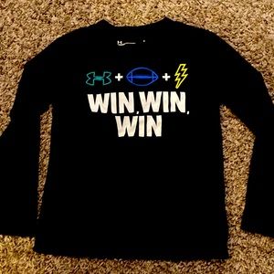 Boys UA long sleeve size 5